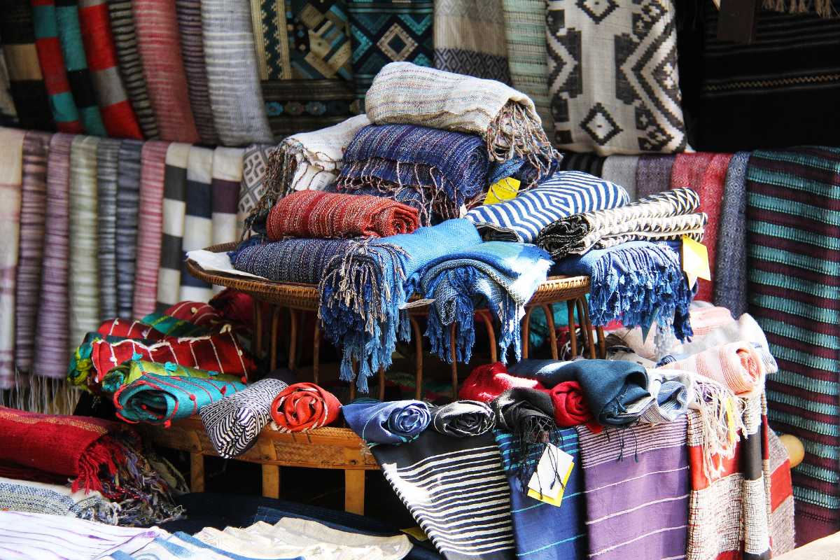 Shopping in Kashmir